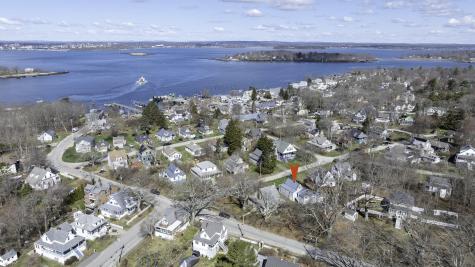 11 Oakland Avenue Portland ME 04108