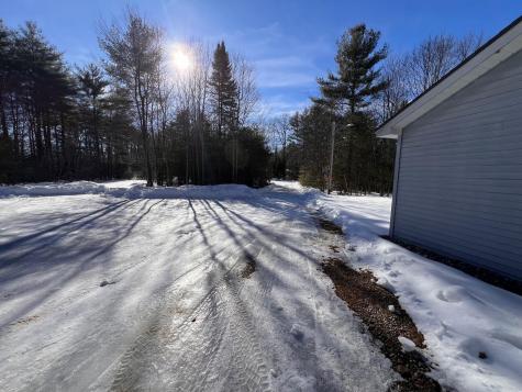 27 Lowmoor Drive Leeds ME 04263