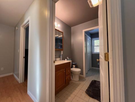 27 Lowmoor Drive Leeds ME 04263