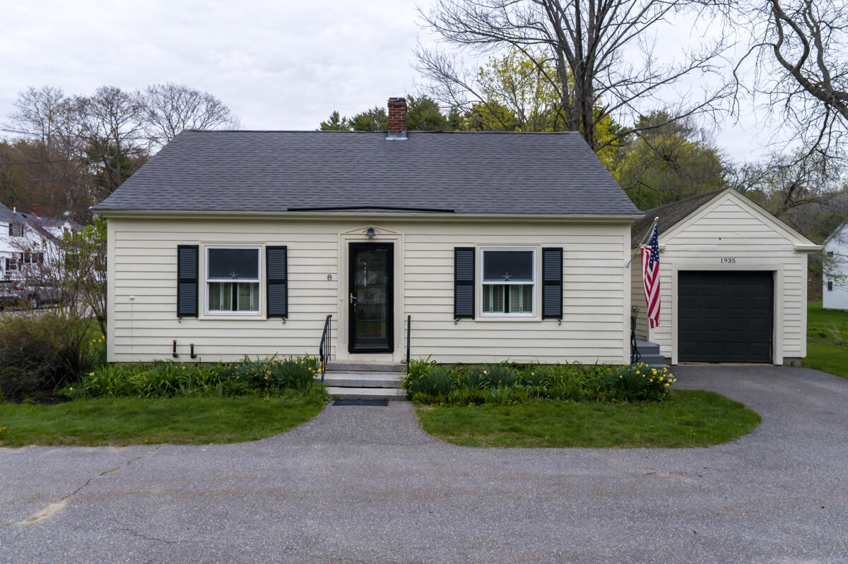Freeport ME, 8 Oak Avenue