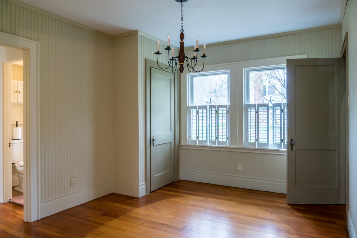 8 Oak Avenue Freeport ME 04032