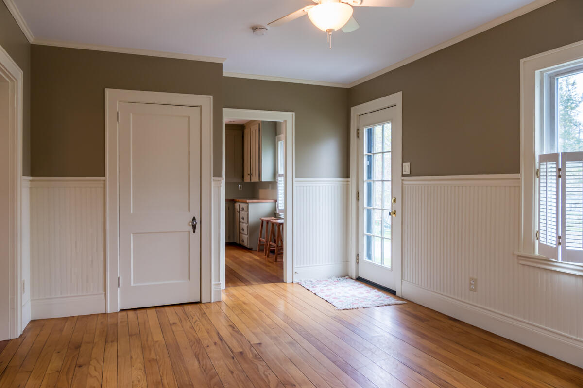8 Oak Avenue Freeport ME 04032