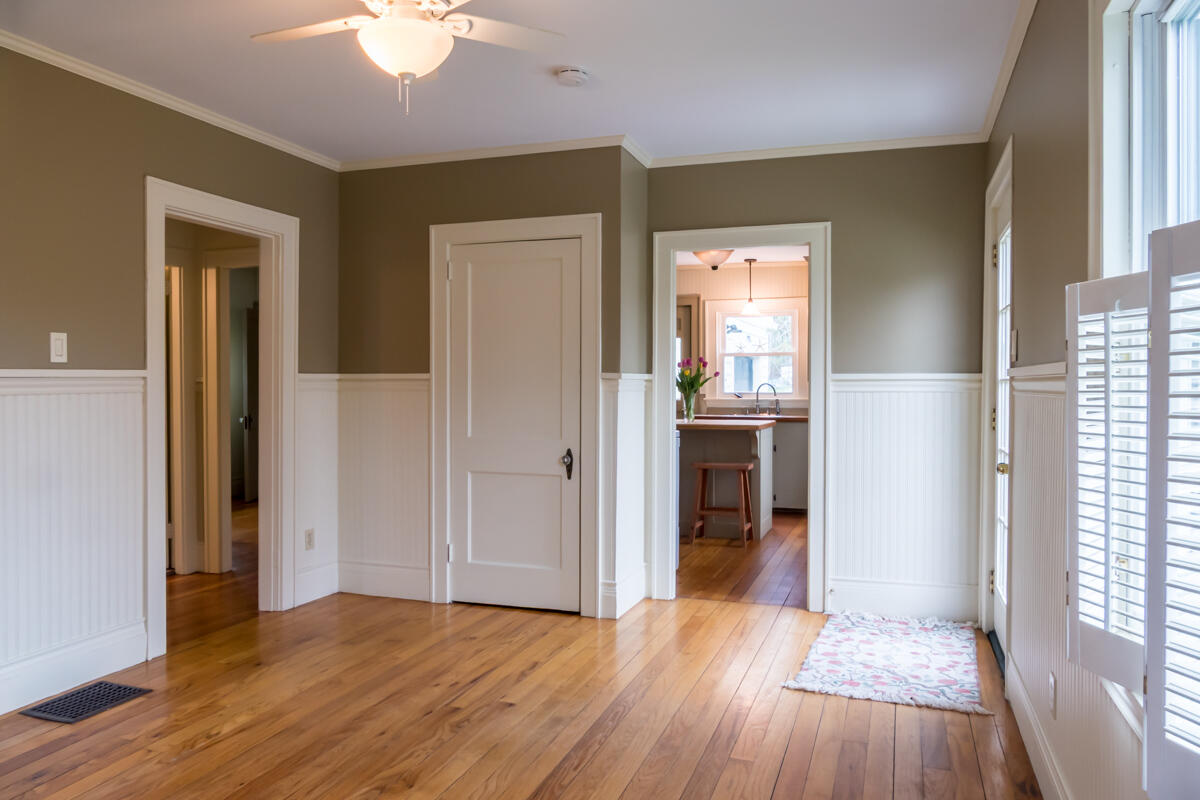 8 Oak Avenue Freeport ME 04032