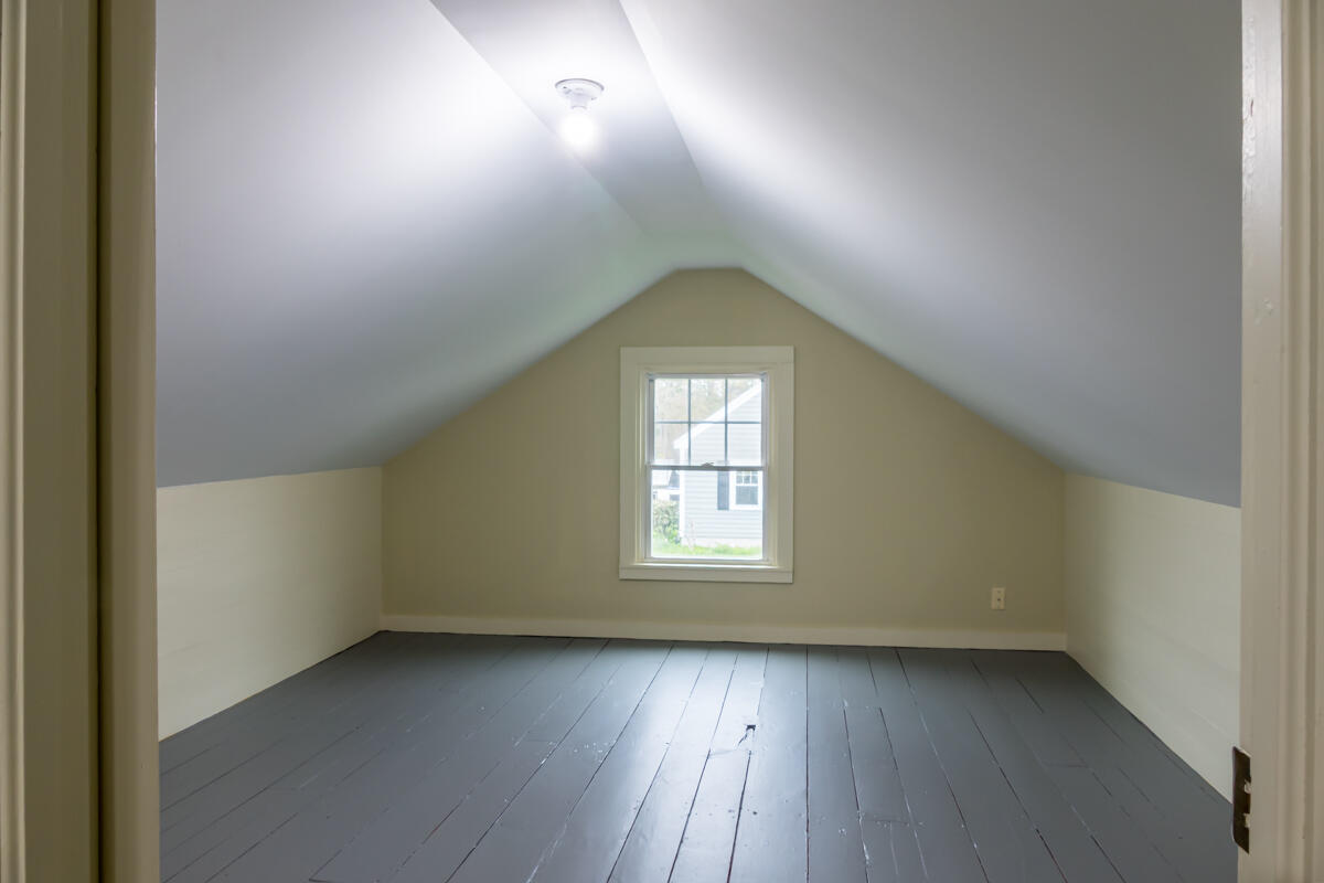 8 Oak Avenue Freeport ME 04032