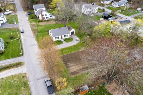 8 Oak Avenue Freeport ME 04032