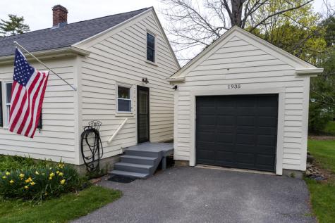 8 Oak Avenue Freeport ME 04032