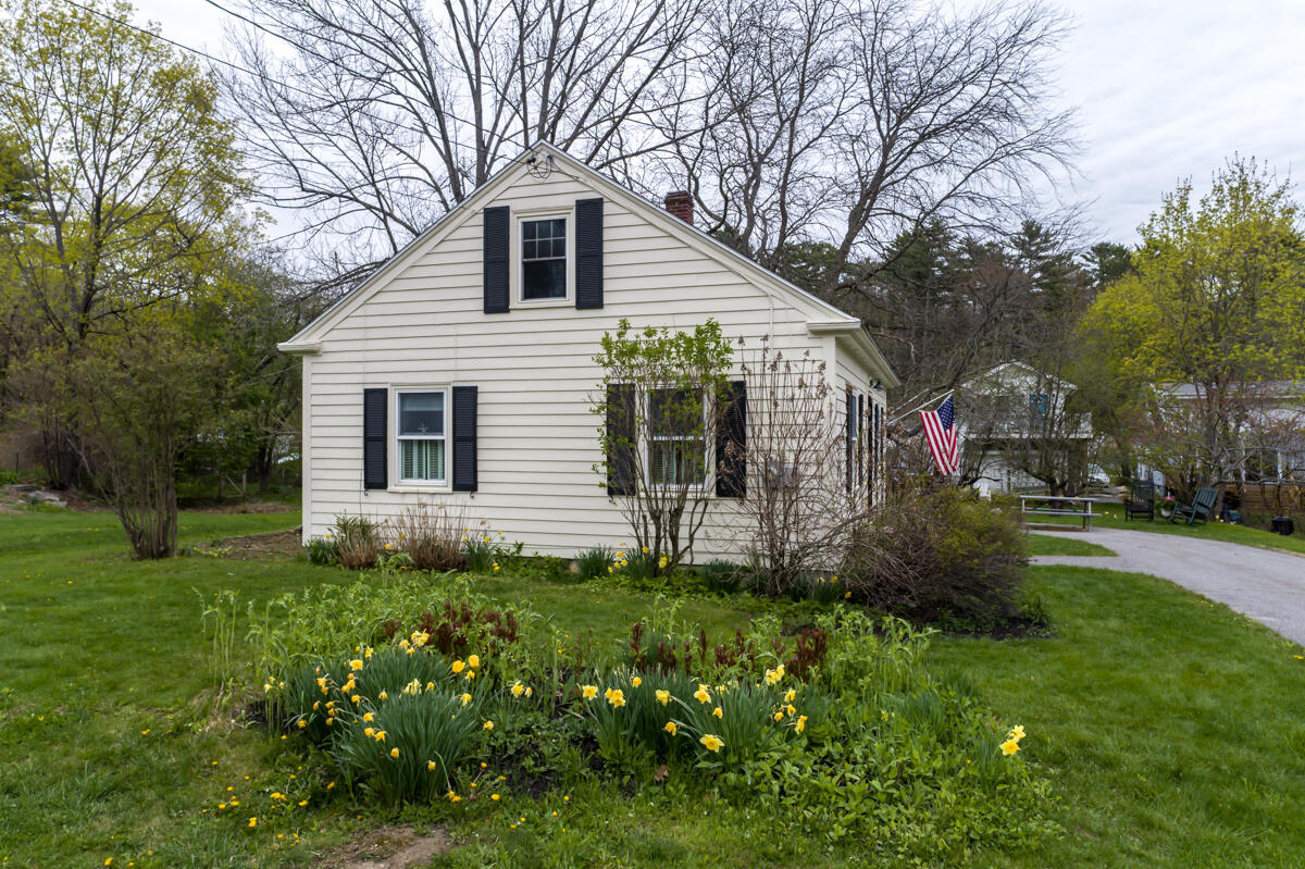 8 Oak Avenue Freeport ME 04032