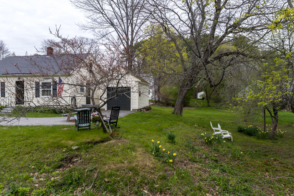 8 Oak Avenue Freeport ME 04032