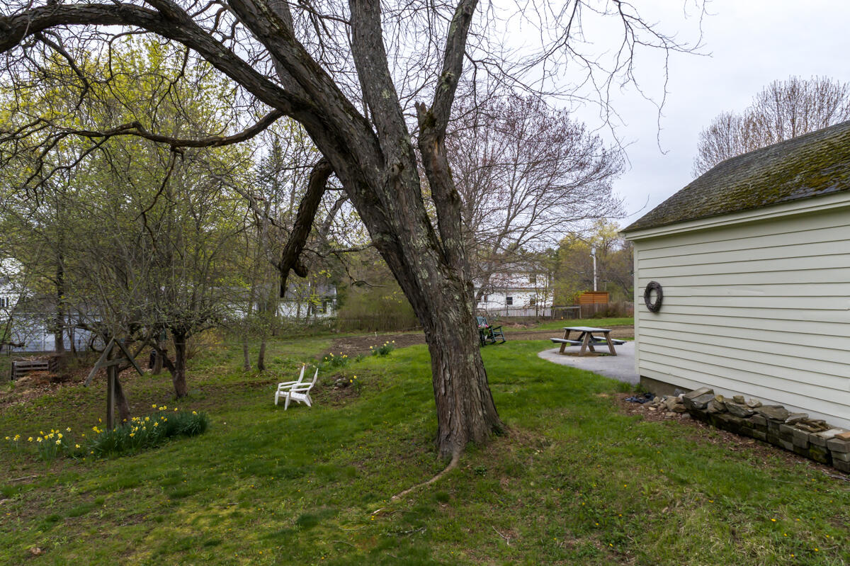 8 Oak Avenue Freeport ME 04032
