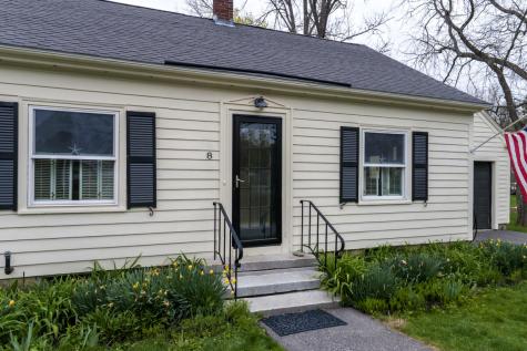 8 Oak Avenue Freeport ME 04032