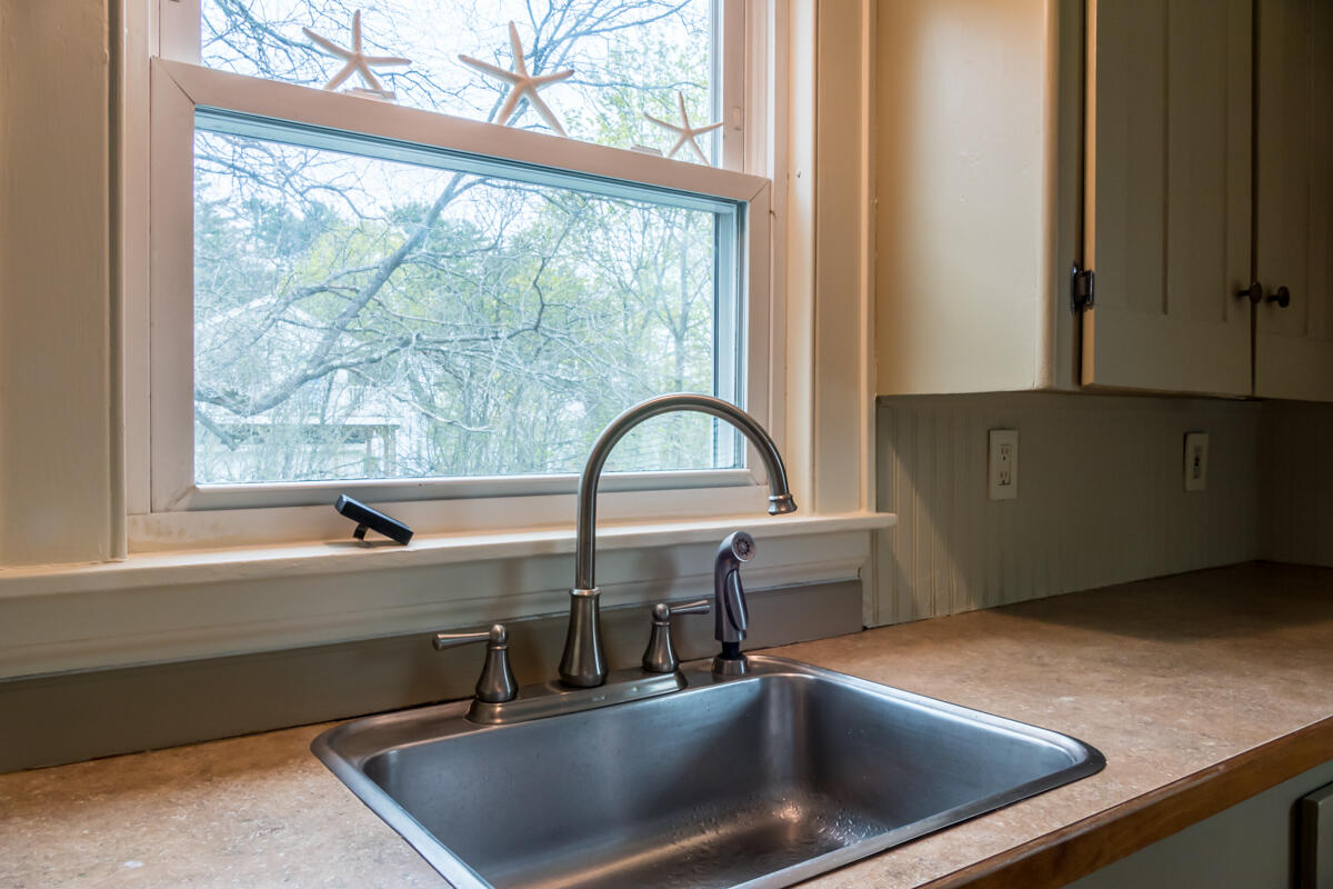 8 Oak Avenue Freeport ME 04032