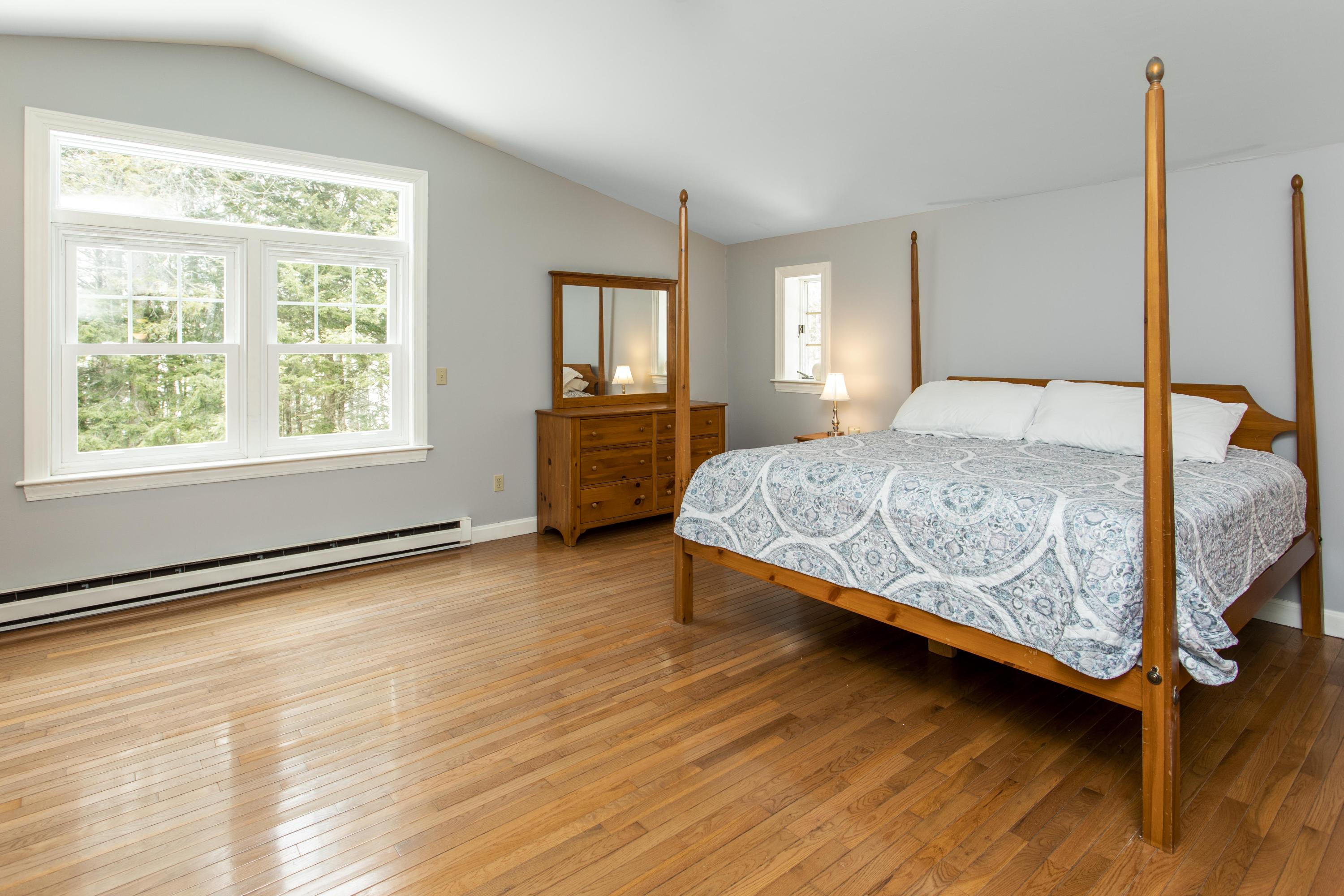 16 Hurricane Road Falmouth ME 04105