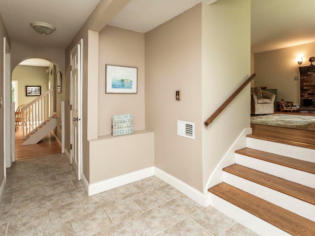 16 Hurricane Road Falmouth ME 04105