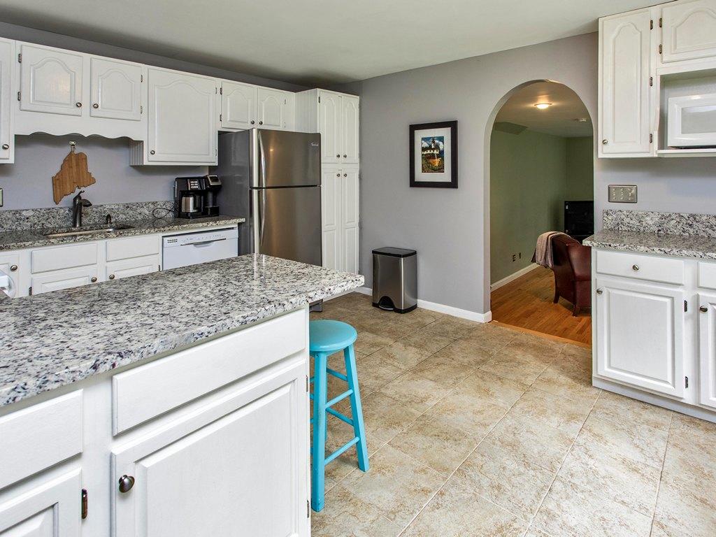 16 Hurricane Road Falmouth ME 04105