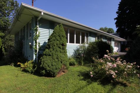 28 Sherbrooke Avenue Lewiston ME 04240