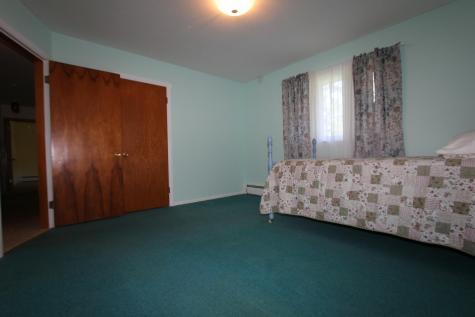 28 Sherbrooke Avenue Lewiston ME 04240