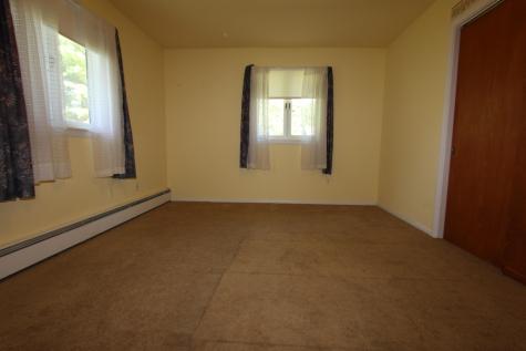 28 Sherbrooke Avenue Lewiston ME 04240