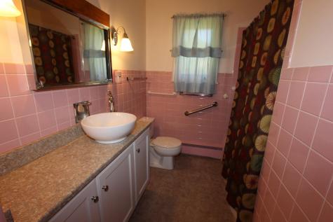 28 Sherbrooke Avenue Lewiston ME 04240