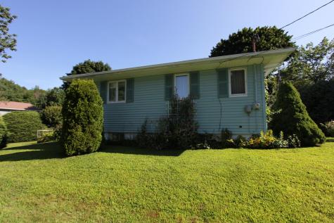 28 Sherbrooke Avenue Lewiston ME 04240