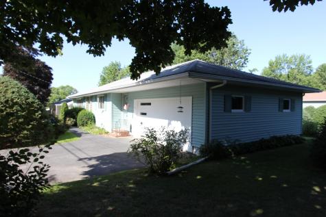 28 Sherbrooke Avenue Lewiston ME 04240