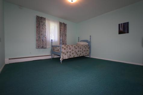 28 Sherbrooke Avenue Lewiston ME 04240