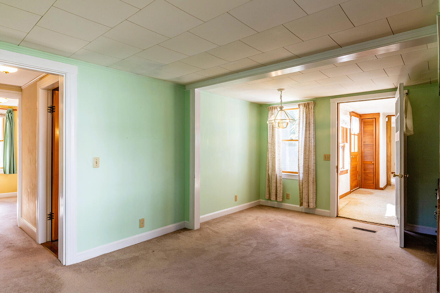 9 Harden Avenue Camden ME 04843