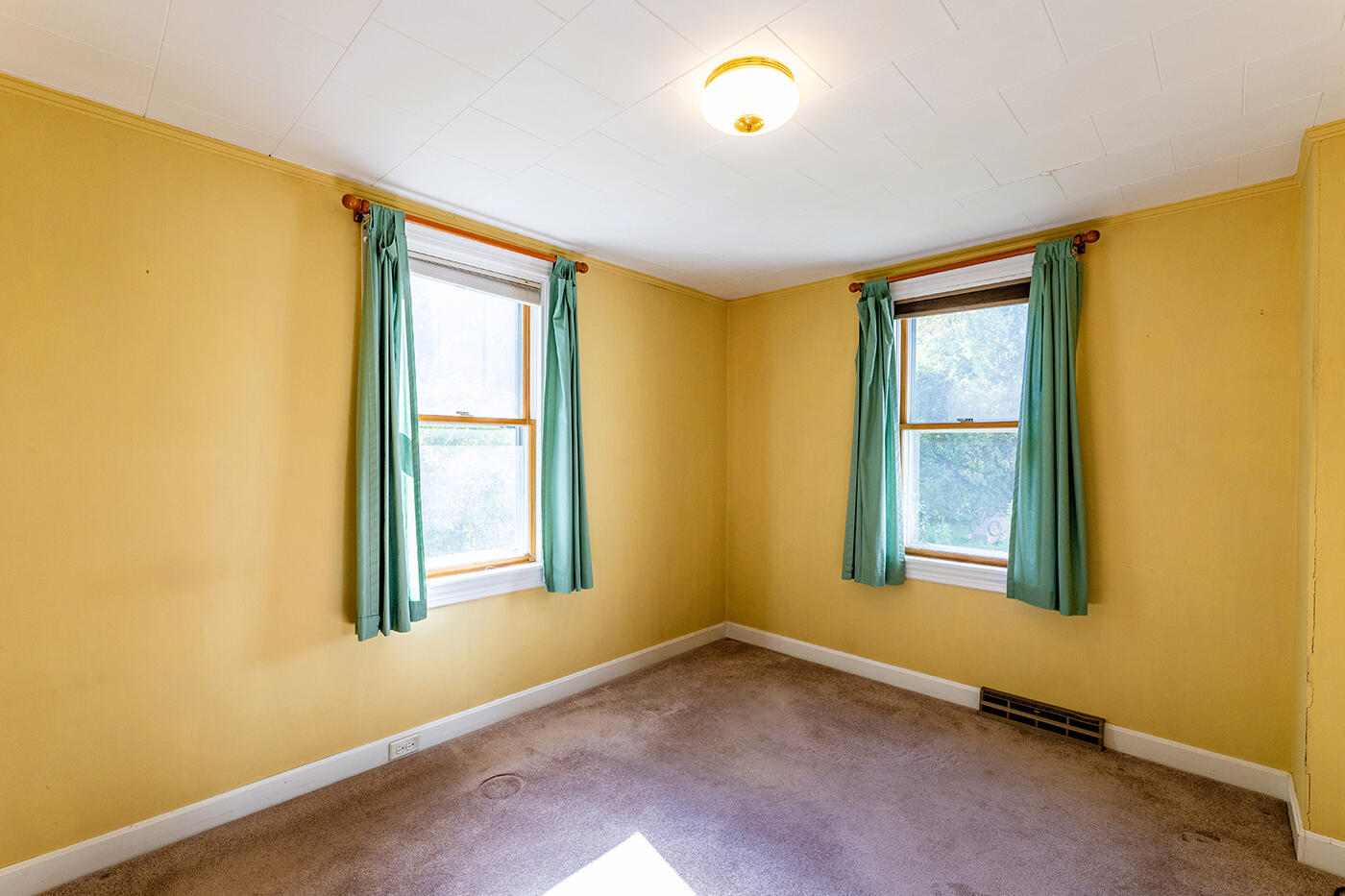 9 Harden Avenue Camden ME 04843