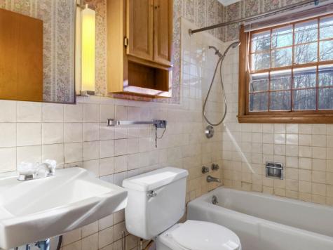 151 Davis Road Farmington ME 04938