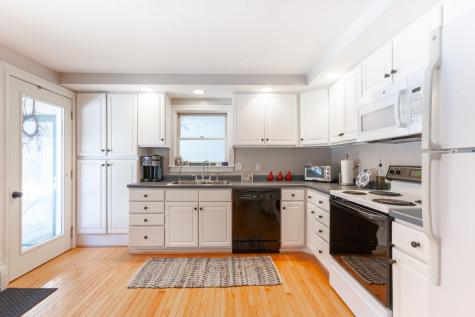 12 Penny Lane Kennebunk ME 04043