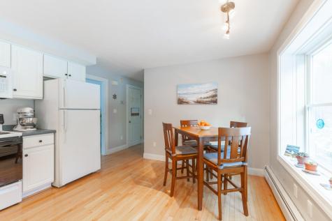 12 Penny Lane Kennebunk ME 04043