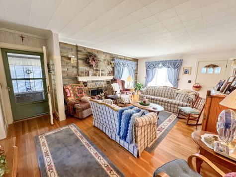 54 Cedar Street East Millinocket ME 04430