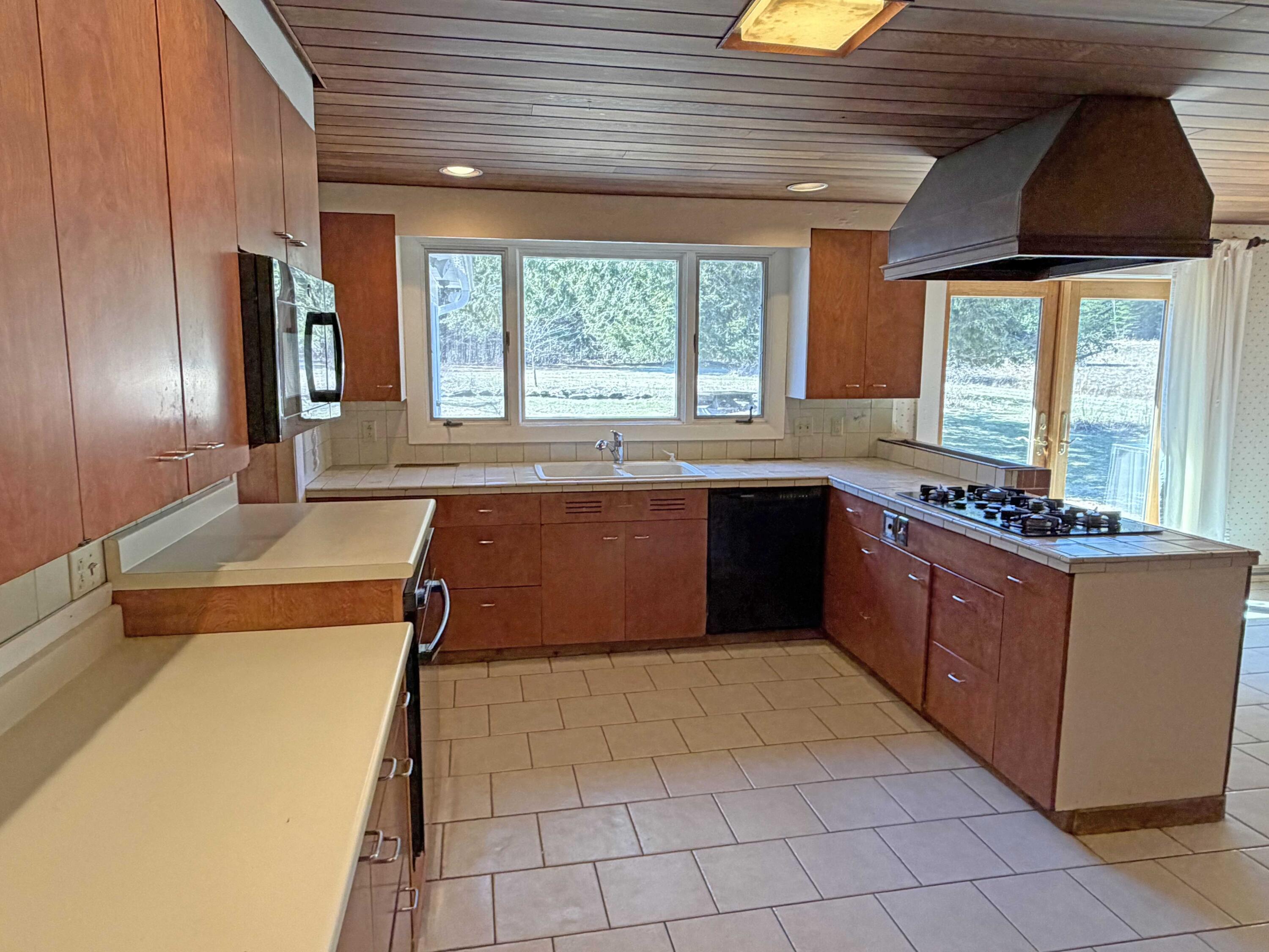 685 Main Road Holden ME 04429