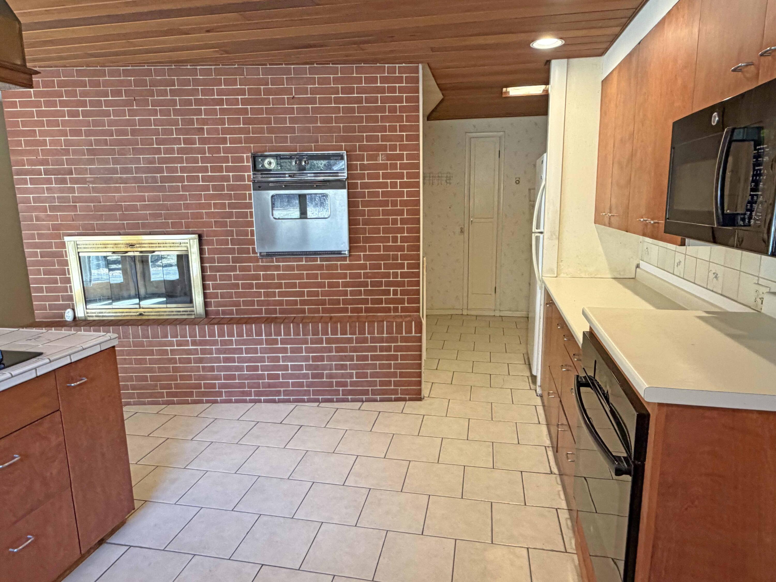 685 Main Road Holden ME 04429