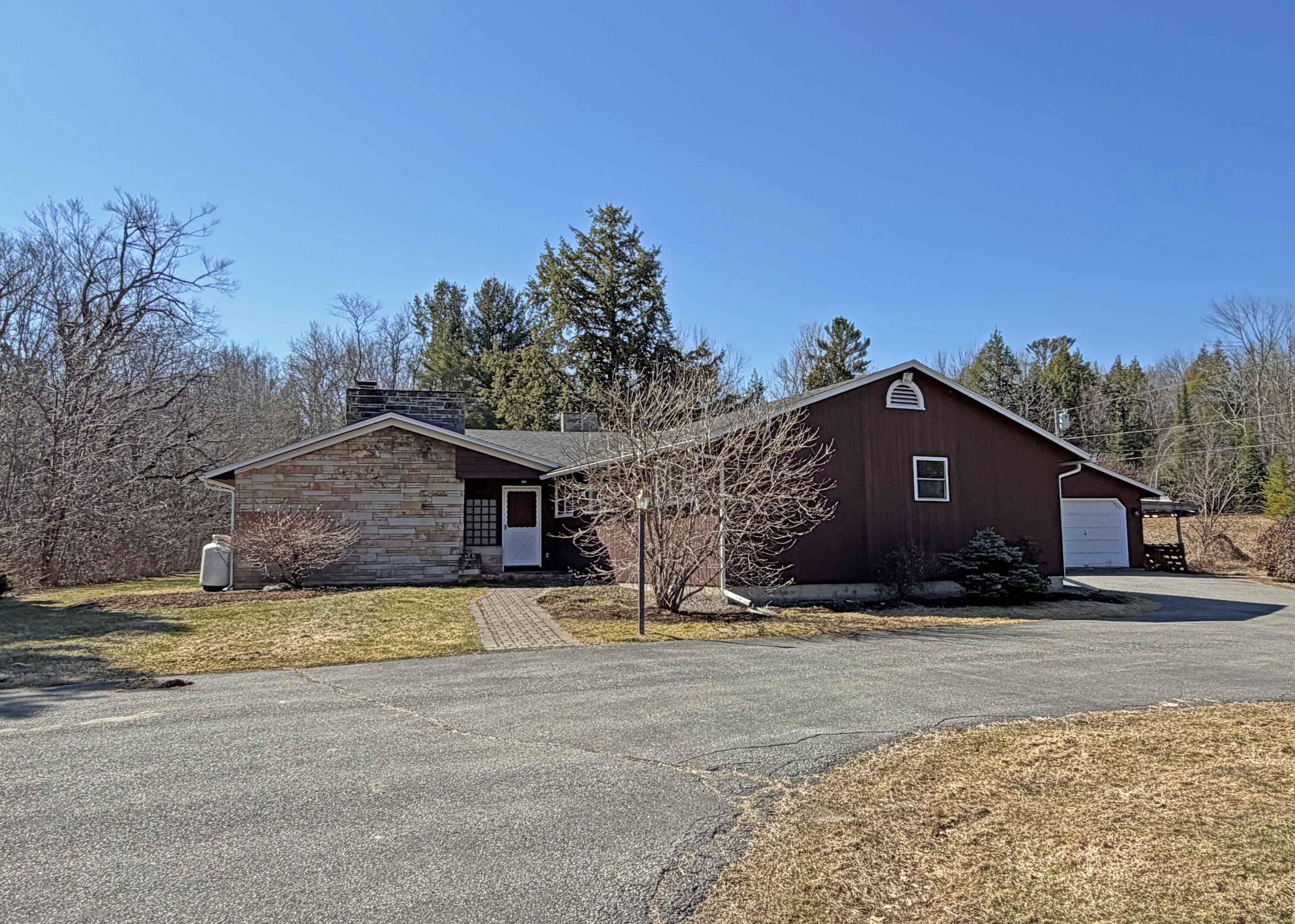 685 Main Road Holden ME 04429