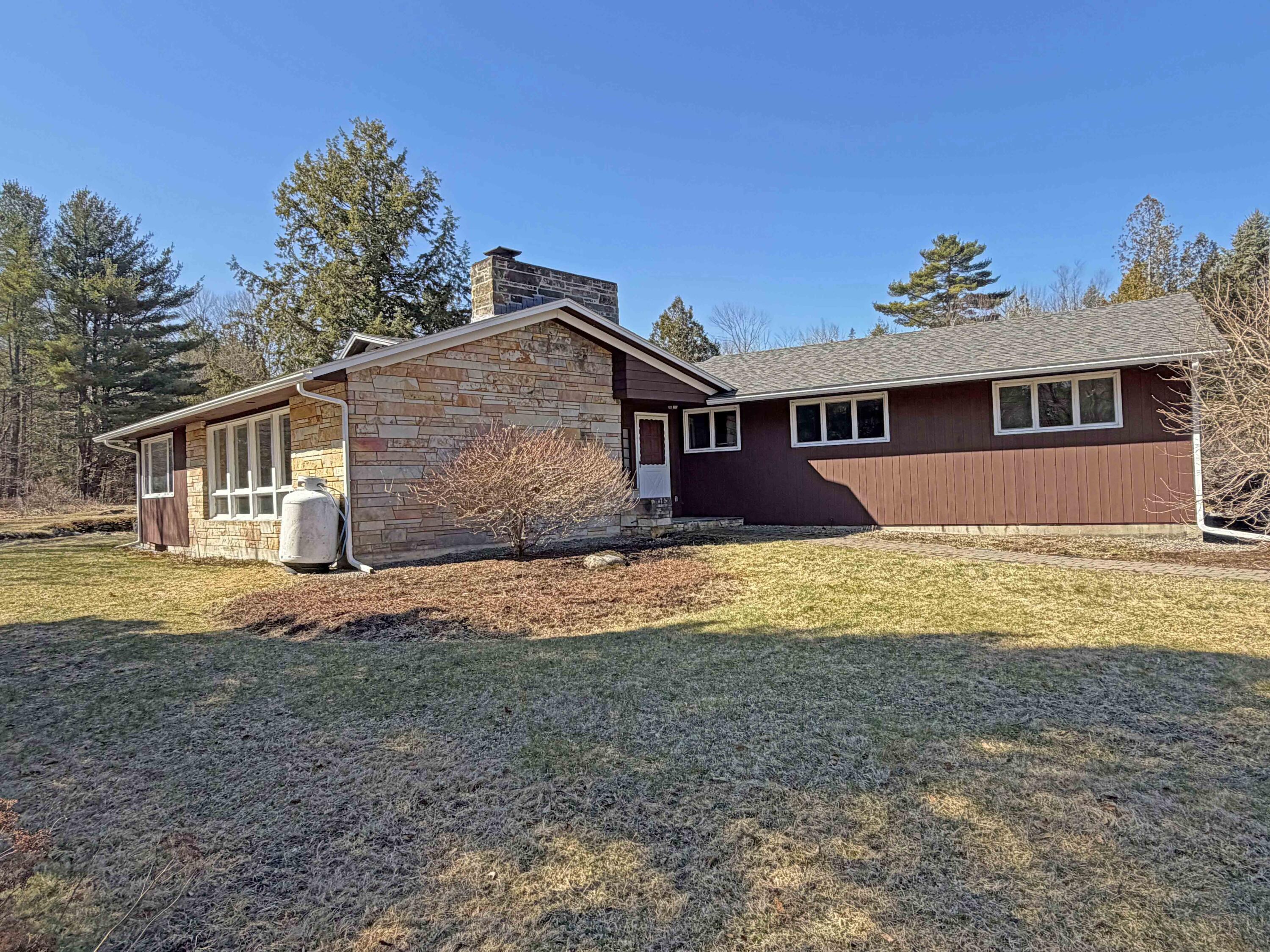 685 Main Road Holden ME 04429