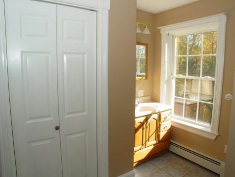 6 Elliott Circle Glenburn ME 04401