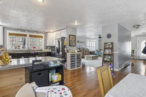 589 King Street Oxford ME 04270
