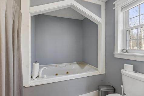 589 King Street Oxford ME 04270