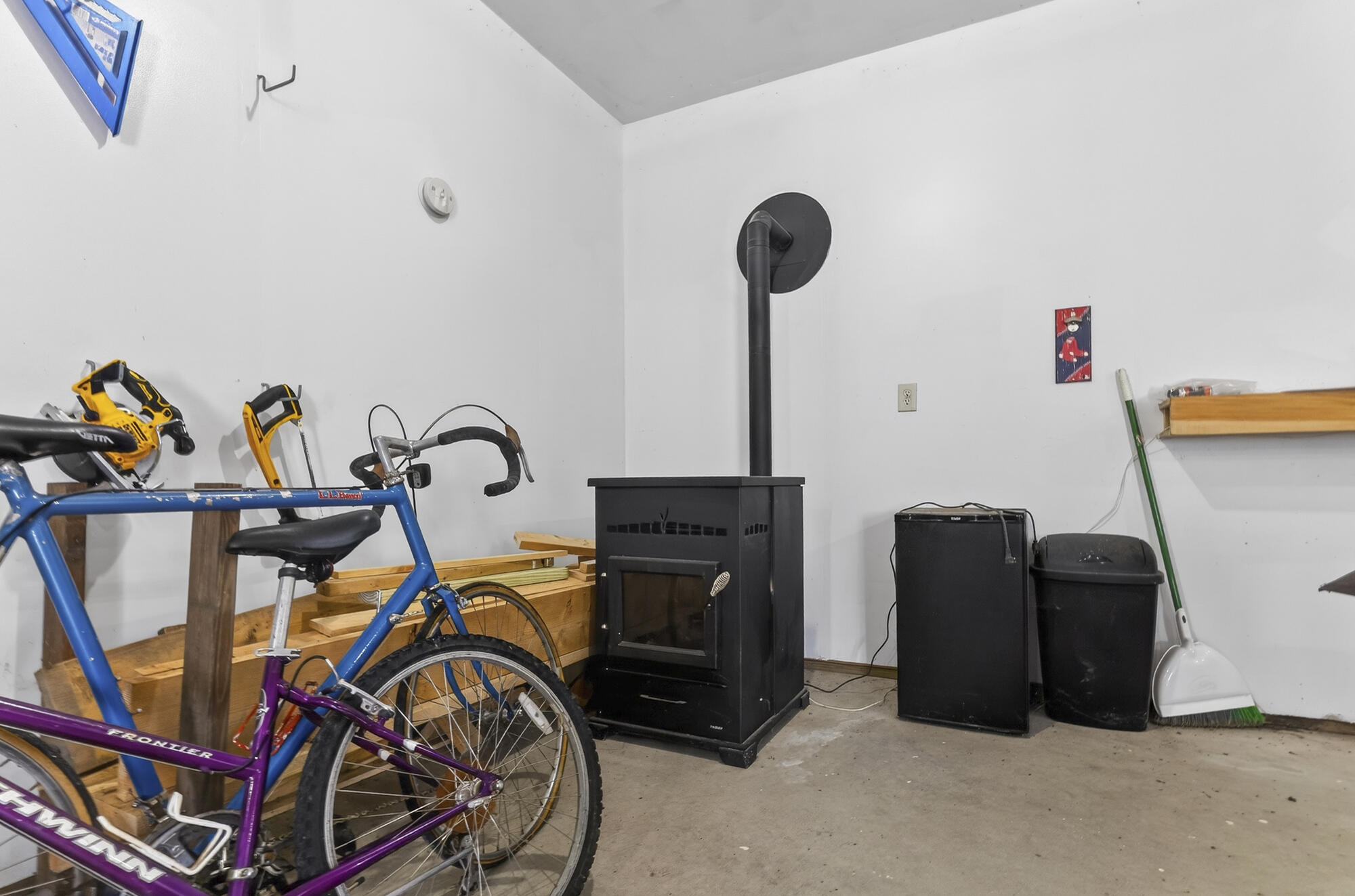 589 King Street Oxford ME 04270