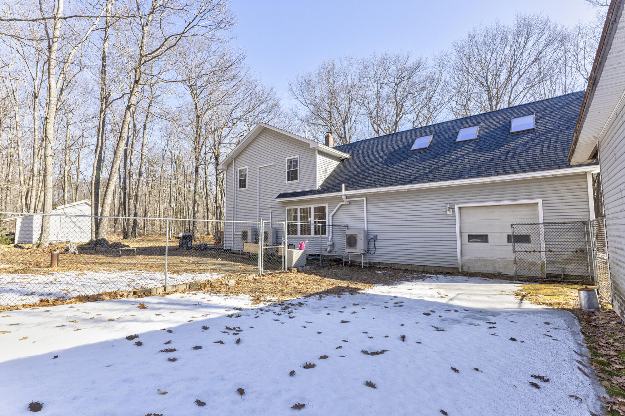 589 King Street Oxford ME 04270