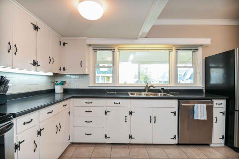 75 Broadway York ME 03909