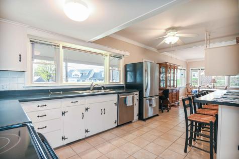 75 Broadway York ME 03909