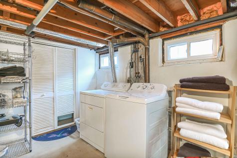 75 Broadway York ME 03909