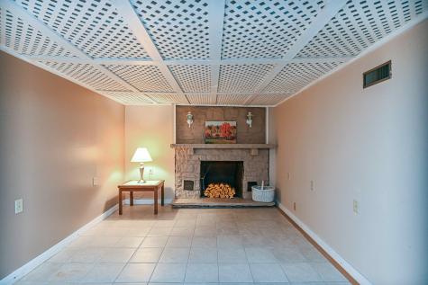 75 Broadway York ME 03909