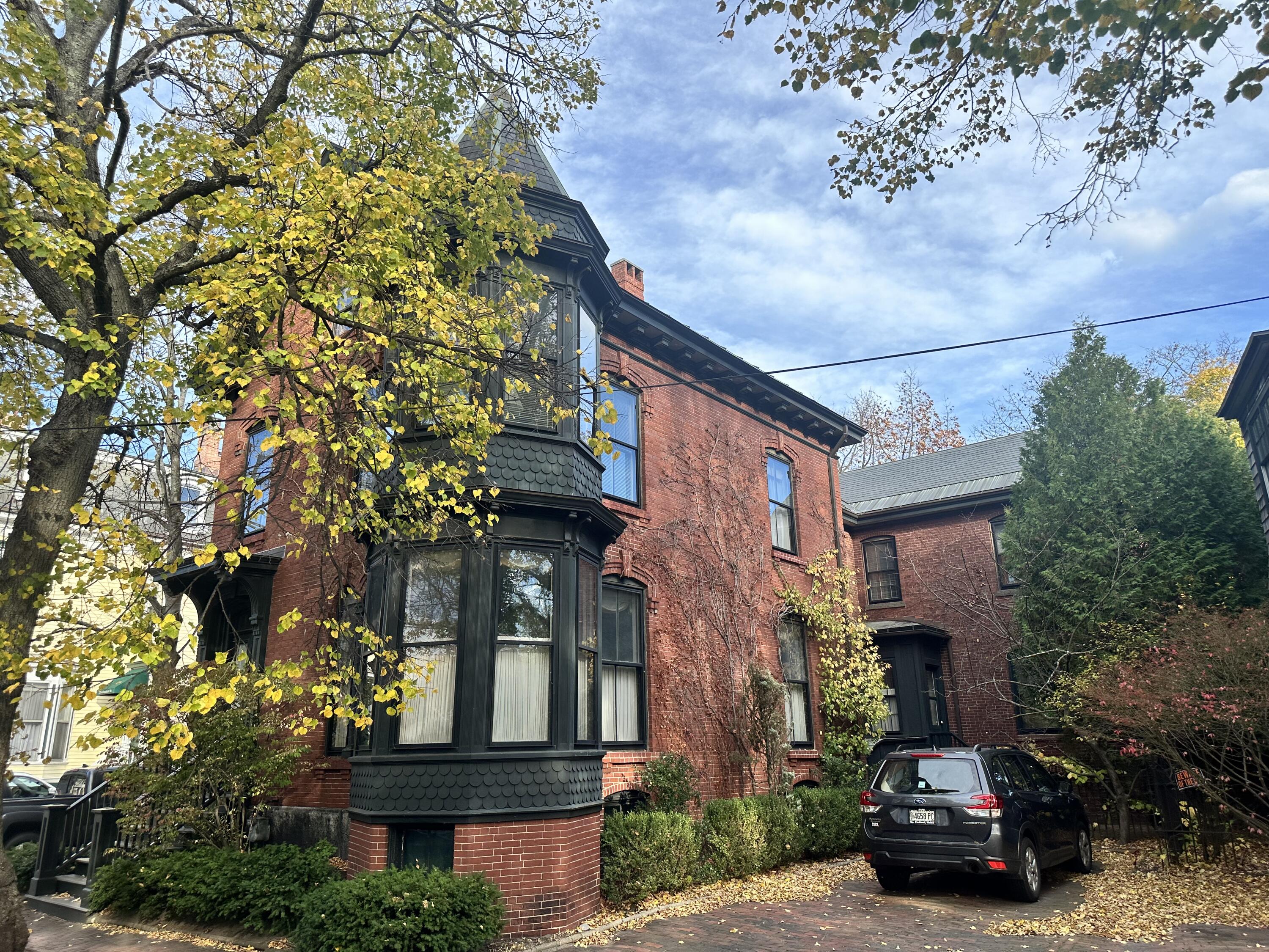 143 Neal Street Portland ME 04102