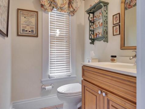 553 Main Street Wayne ME 04284