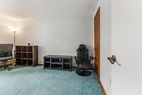 28 Hillview Avenue Limerick ME 04048