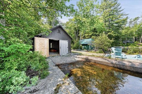 21 Heritage Lane Orland ME 04472