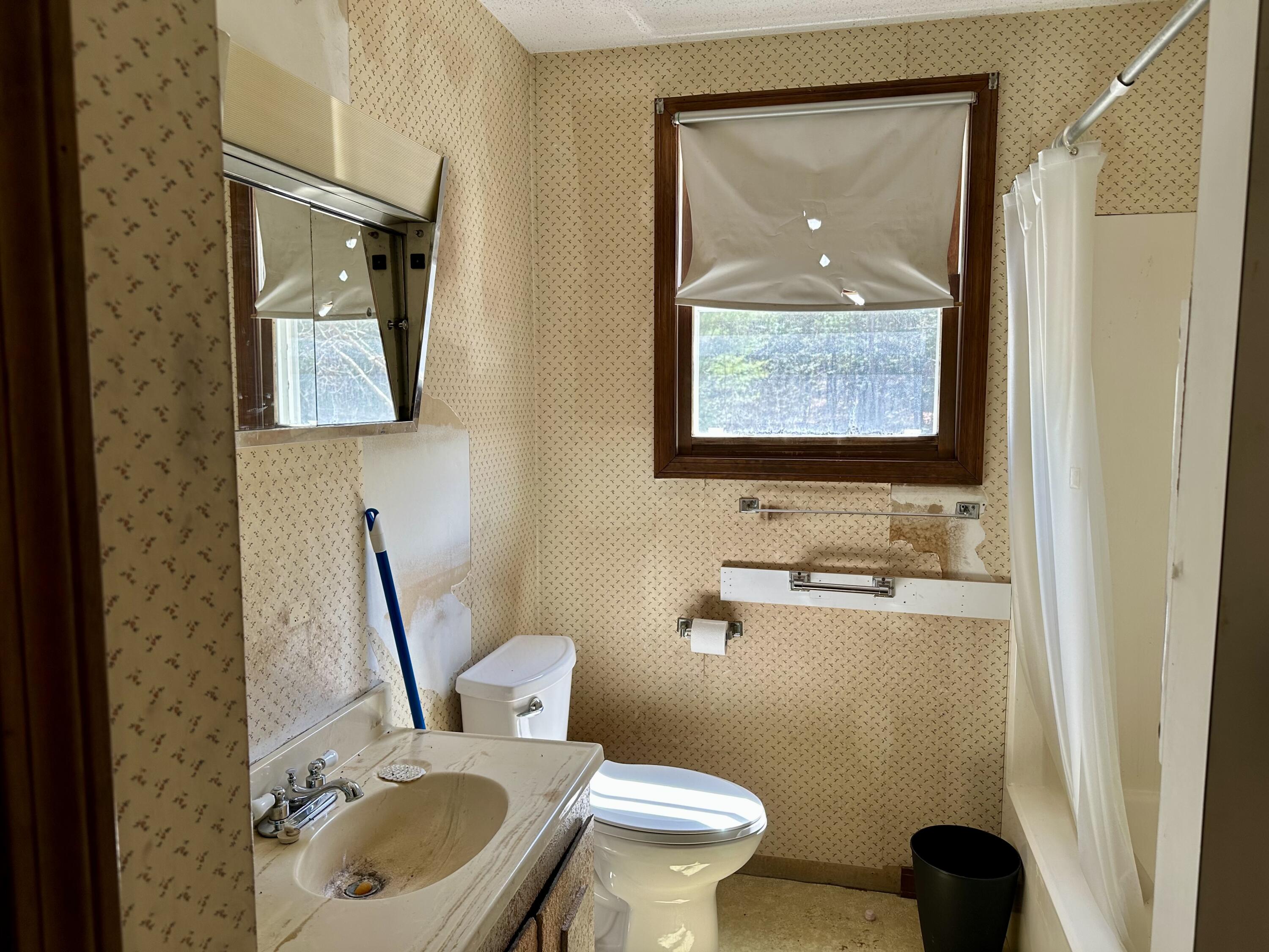 511 Whitefield Road Pittston ME 04345