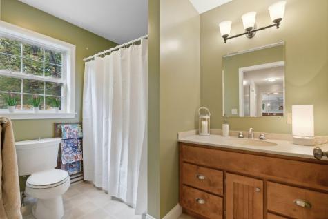 8 Infiniti Way Auburn ME 04210